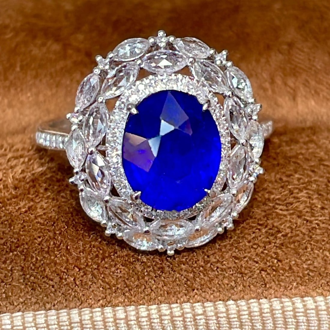 14k Gold 2.9 Ct Natural Sapphire & Diamond & Sapphire Ring - 2