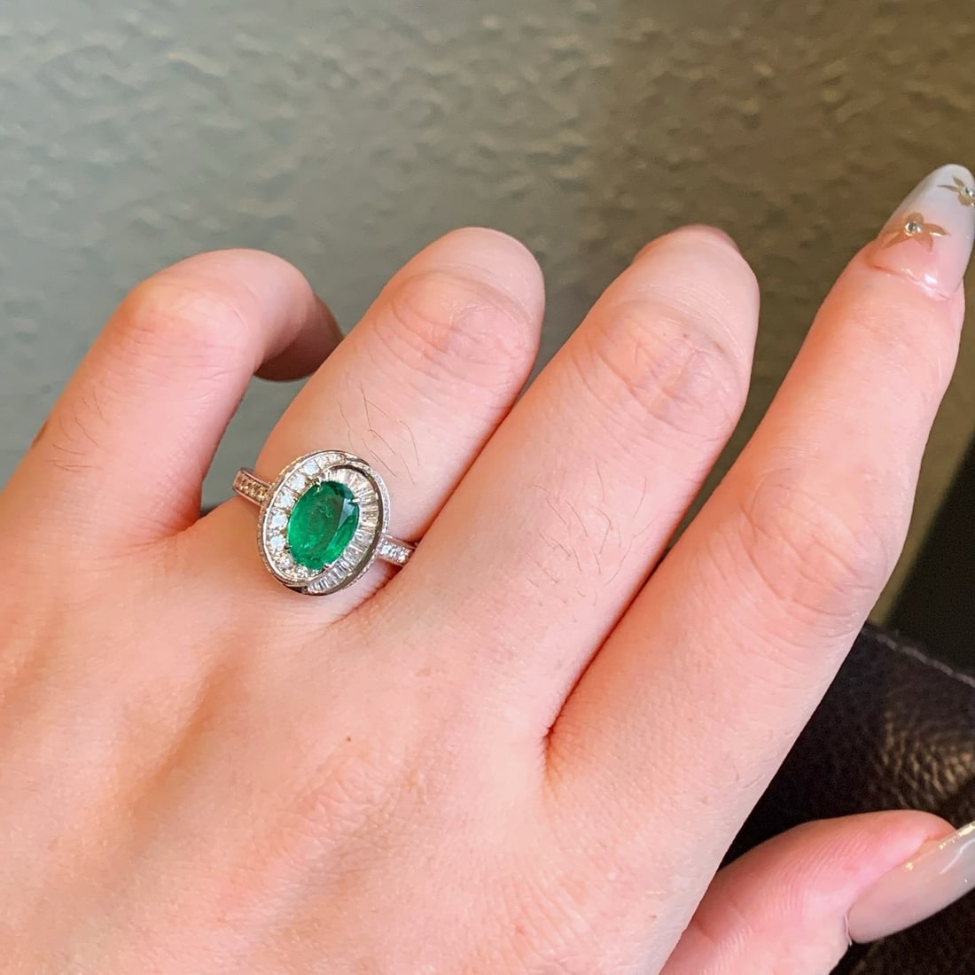 14k Gold 1.90 Ctw Vivid Green Natural Emerald & Diamond Ring - 5