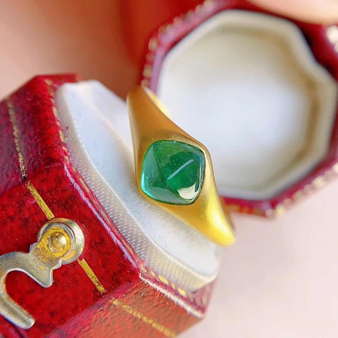 14k Gold 1.00 Ct Natural Emerald Ring - 5