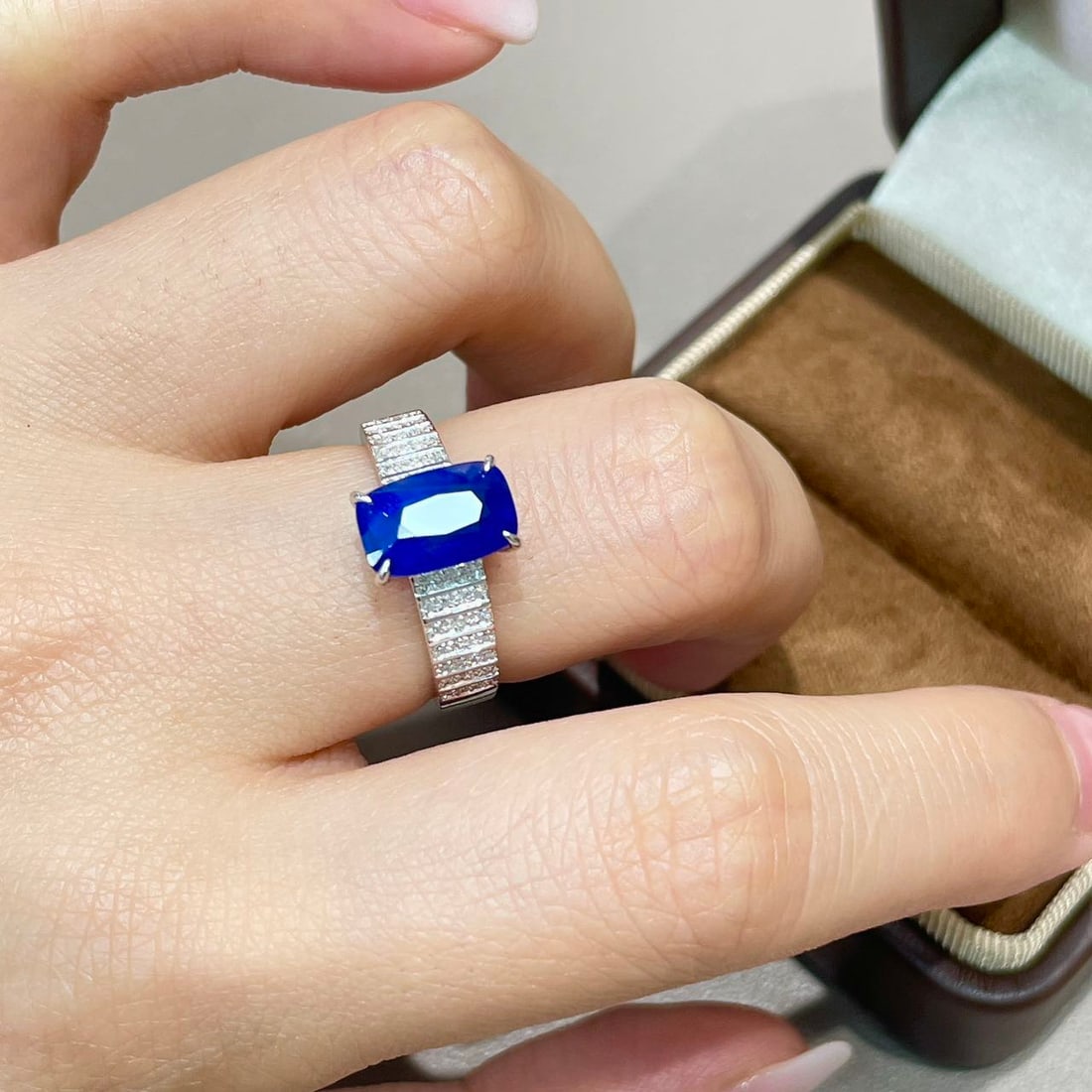 14k Gold 3 Ct Natural Sapphire & Diamond Ring - 6