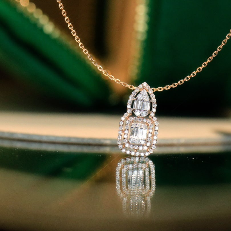 14k Gold 0.38 Ct Natural H Diamond Necklace: Ref:231096371 // gold content:14k gold // main gemstone:diamond // shape:multiple // carat weight:0. 38ct // clarity grade:vs-si // color:h // treatment:natural // Low Estimate: 2400 Condition: New