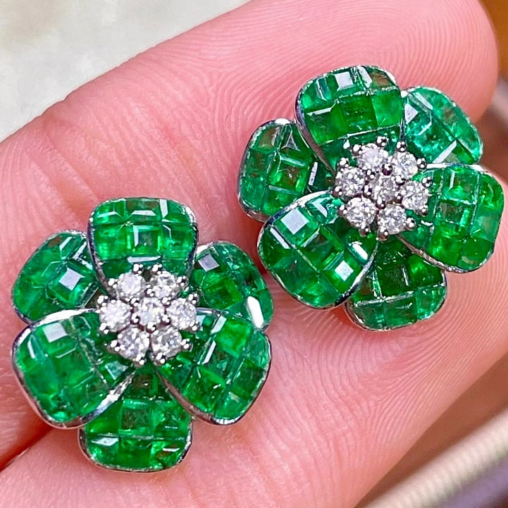 14k Gold 3.3 Ct Vivid Green Natural Emerald & Diamond & Flowers Earrings - 3