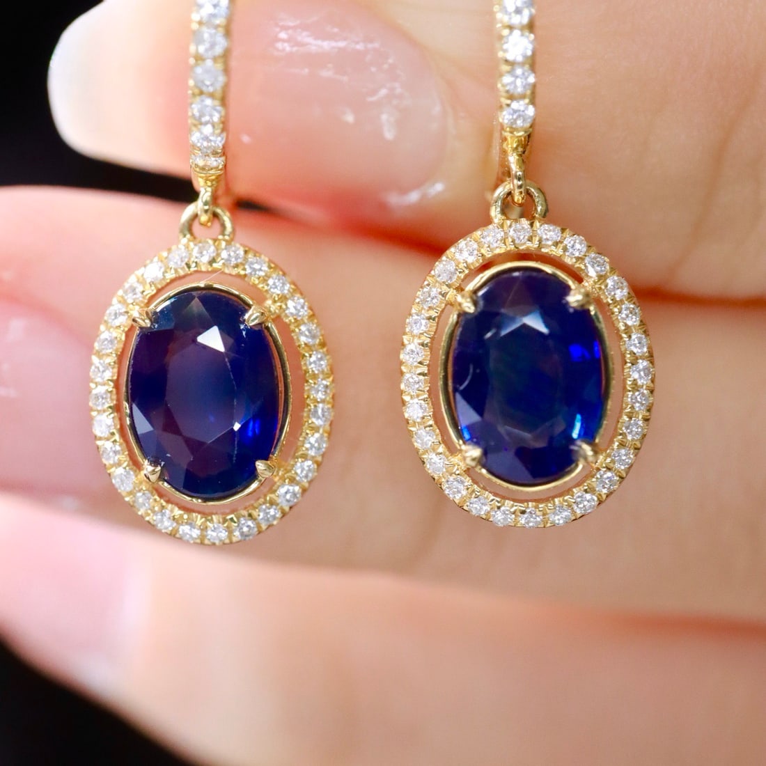 14k Gold 1.77 Ctw Natural Sapphire & Diamond Earrings: Ref:231096390 // gold content:14k gold // main gemstone:sapphire // shape:oval // carat weight:1. 46ct // color:blue // treatment:natural // // adjacent gemstone 2 : diamond // shape:round // carat we