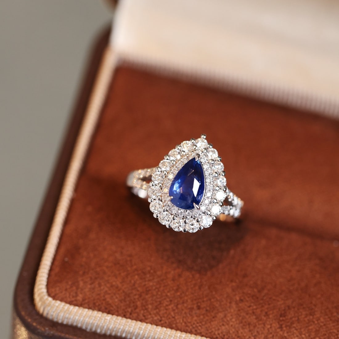 14k Gold 2.42 Ctw Natural Sapphire & Diamond Ring - 3