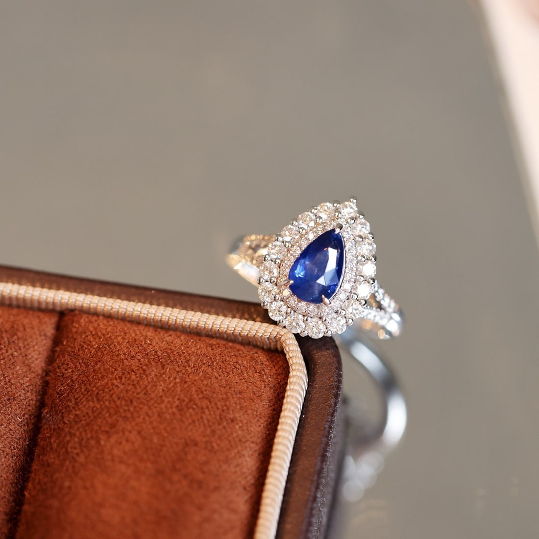 14k Gold 2.42 Ctw Natural Sapphire & Diamond Ring - 4