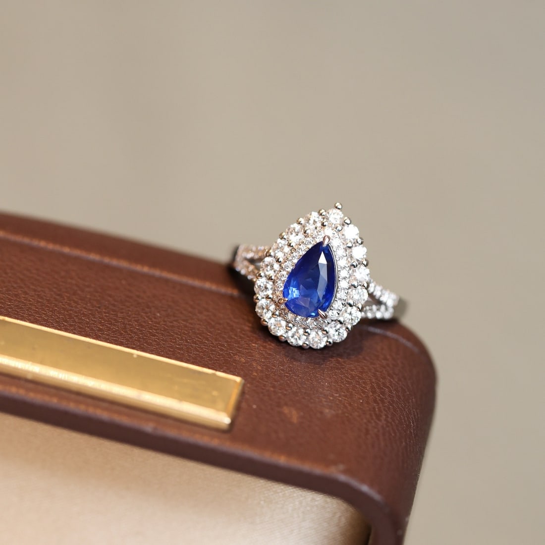 14k Gold 2.42 Ctw Natural Sapphire & Diamond Ring - 6