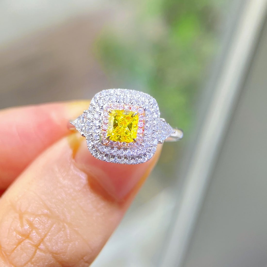 Gia Certified 14k Gold 0.94 Ctw Natural Yellow Diamond & Diamond Ring: Ref:231096395 // gold content:14k gold // ring size:7. 25us // // main gemstone:yellow diamond // certified:gia // shape:radiant // carat weight:0. 50ct // clarity grade:si1 // color:yellow //