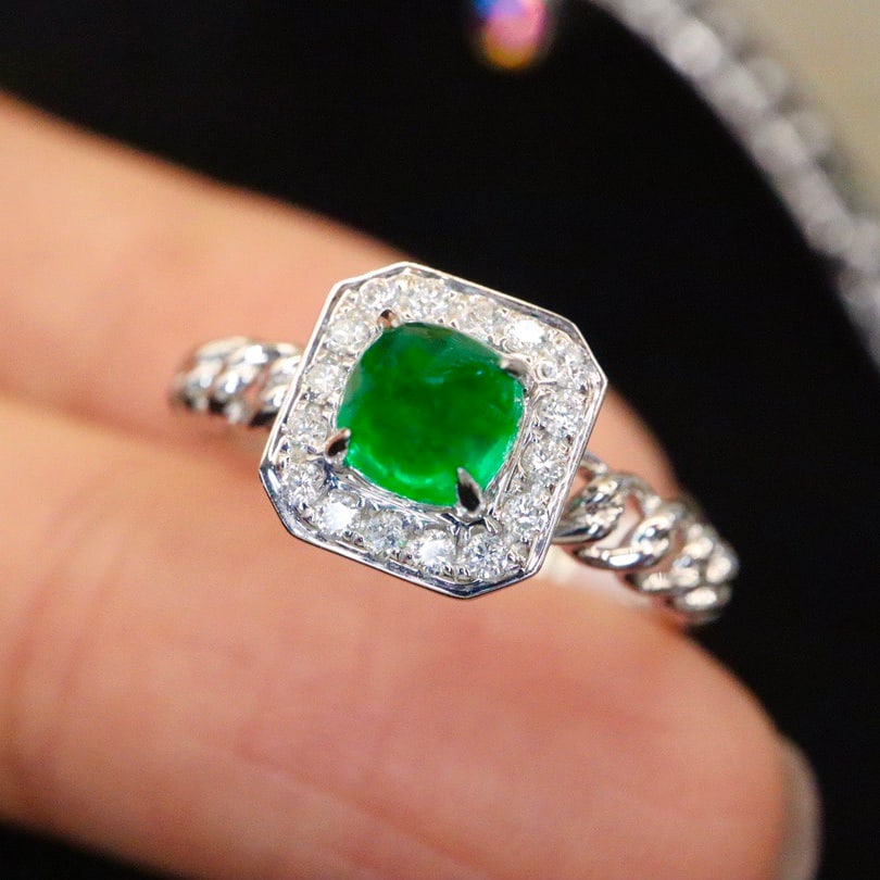 14k Gold 0.82 Ctw Vivid Green Natural Emerald & Diamond Ring - 3