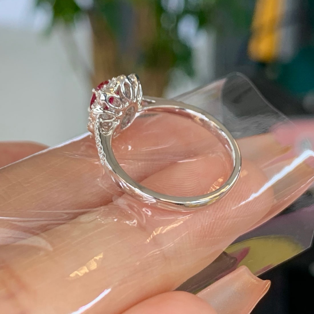 14k Gold 0.85 Ctw Natural Ruby & Diamond Ring - 4