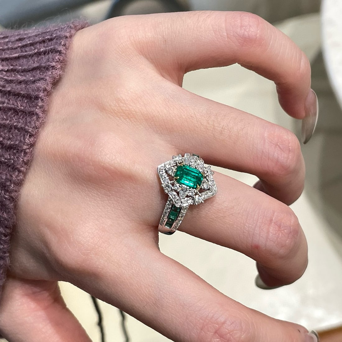 14k Gold 1 Ct Vivid Green Natural Emerald & Diamond Ring - 3