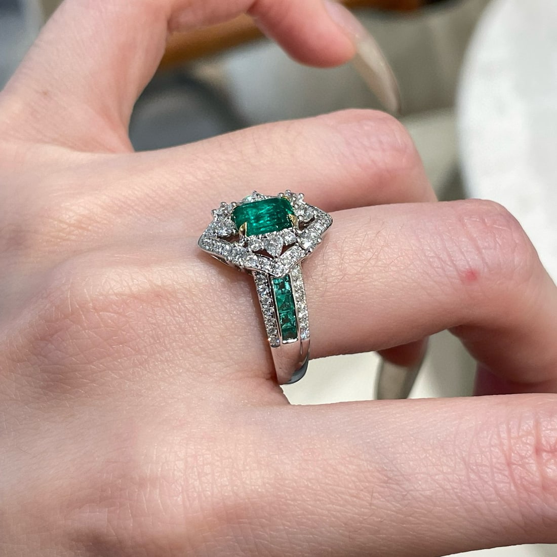 14k Gold 1 Ct Vivid Green Natural Emerald & Diamond Ring - 5