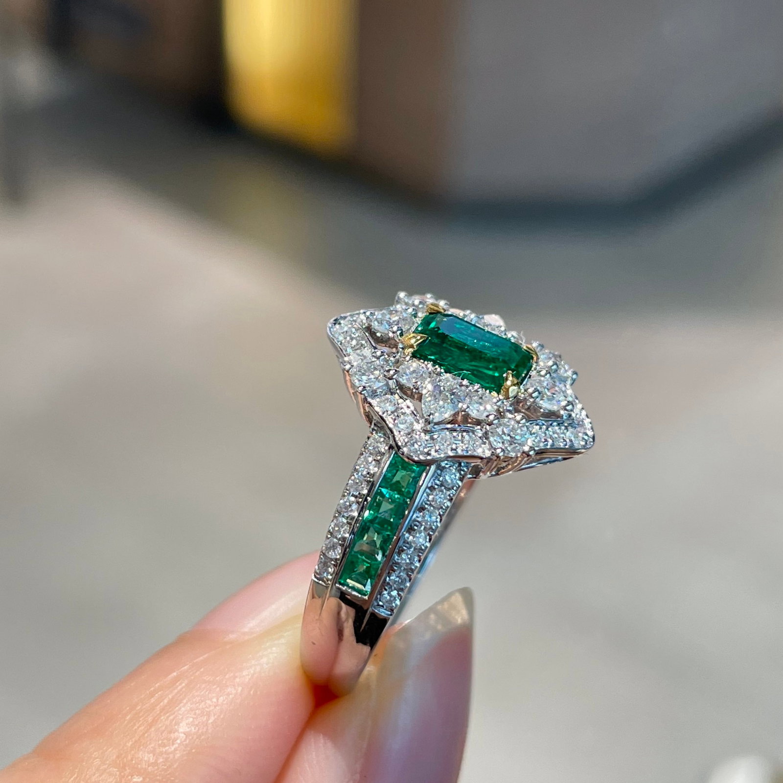 14k Gold 1 Ct Vivid Green Natural Emerald & Diamond Ring - 7