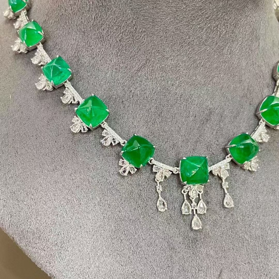 14k Gold 21.4 Ct Vivid Green Natural Emerald & Diamond & Sapphire Necklace - 4