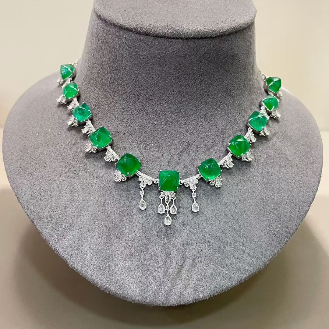 14k Gold 21.4 Ct Vivid Green Natural Emerald & Diamond & Sapphire Necklace - 5