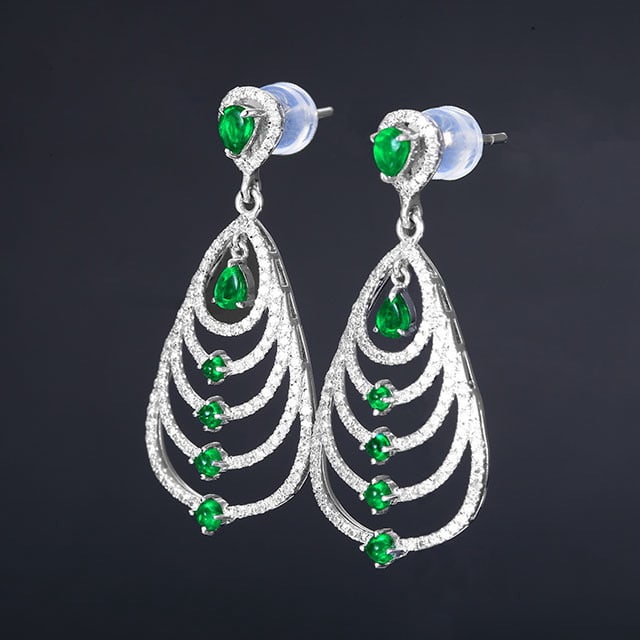 14k Gold 1.56 Ctw Vivid Green Natural Emerald & Diamond Earrings: Ref:231097022 // gold content:14k gold // main gemstone:emerald // shape:multiple // carat weight:0. 85ct // color:vivid green // treatment:natural // // adjacent gemstone 2 : diamond // number of sto