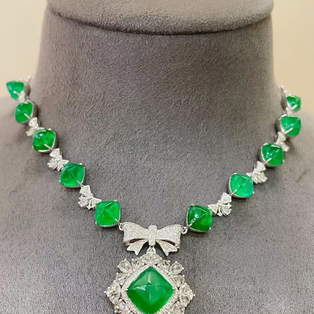14k Gold 15.8 Ctw Vivid Green Natural Emerald & Diamond Necklace