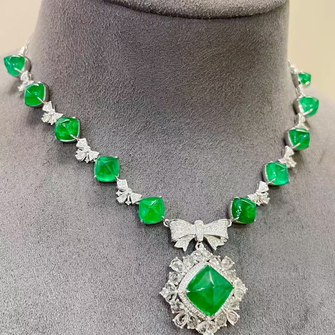 14k Gold 15.8 Ctw Vivid Green Natural Emerald & Diamond Necklace - 5