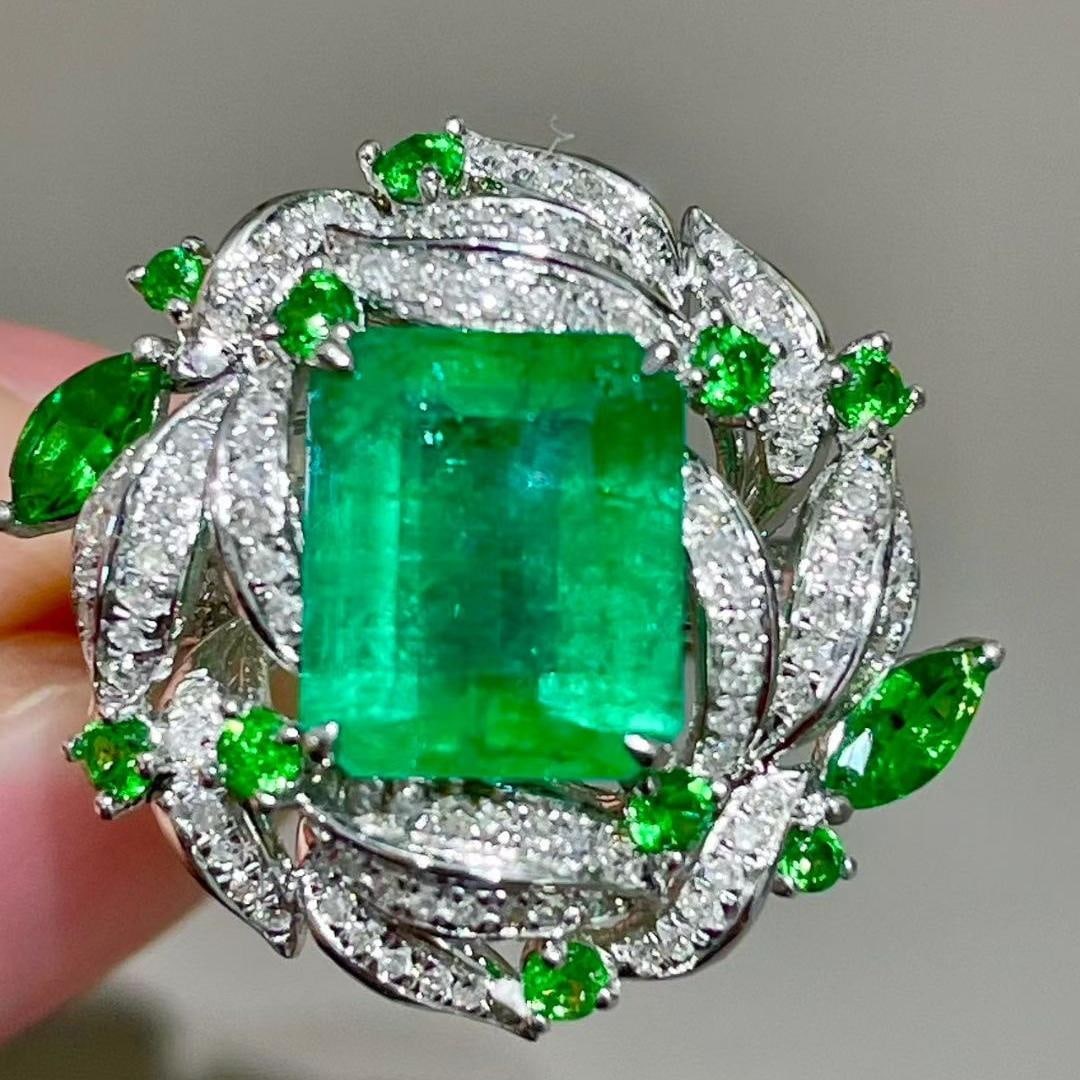 14k Gold 2.98 Ctw Vivid Green Natural Emerald & Diamond Ring