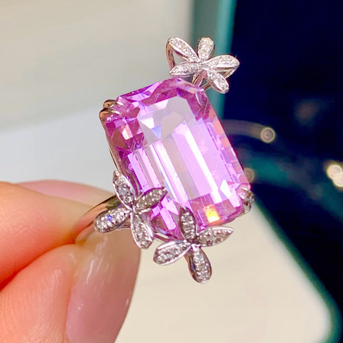 14k Gold 14.6 Ct Natural Kunzite & Diamond Ring - 2