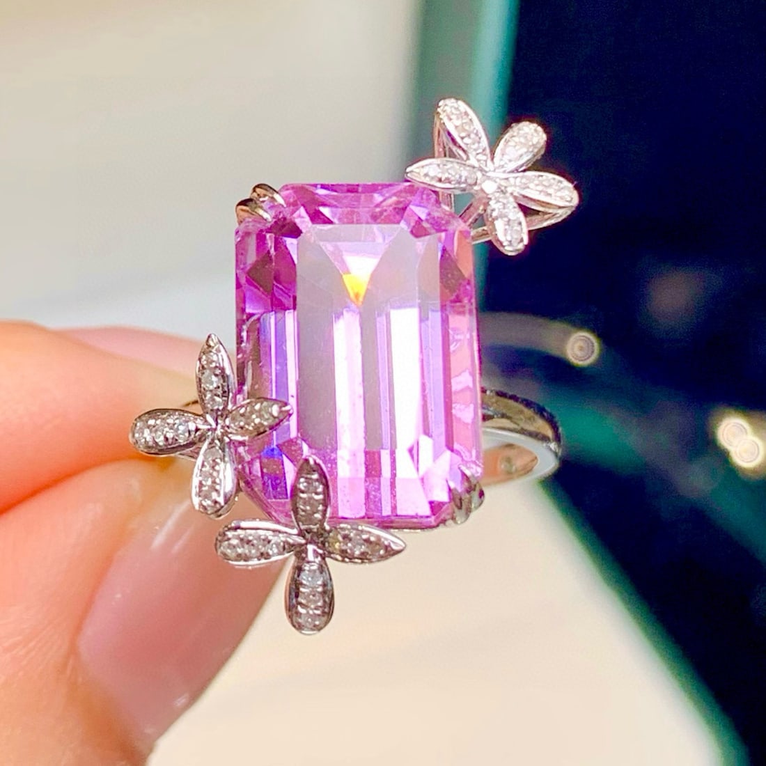 14k Gold 14.6 Ct Natural Kunzite & Diamond Ring - 3