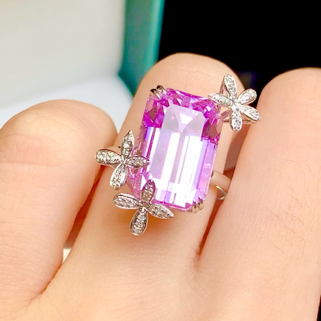 14k Gold 14.6 Ct Natural Kunzite & Diamond Ring - 5