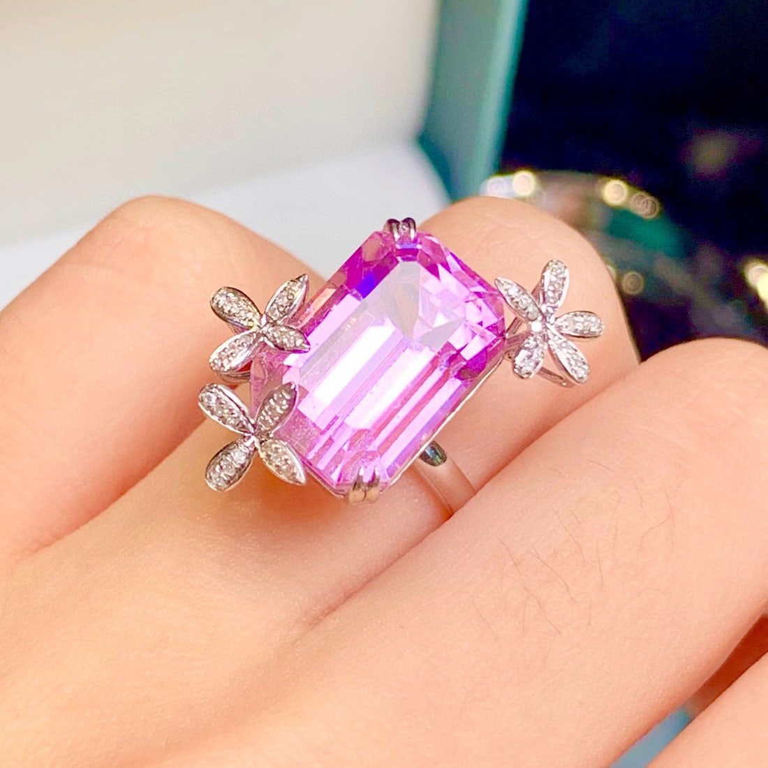 14k Gold 14.6 Ct Natural Kunzite & Diamond Ring - 6
