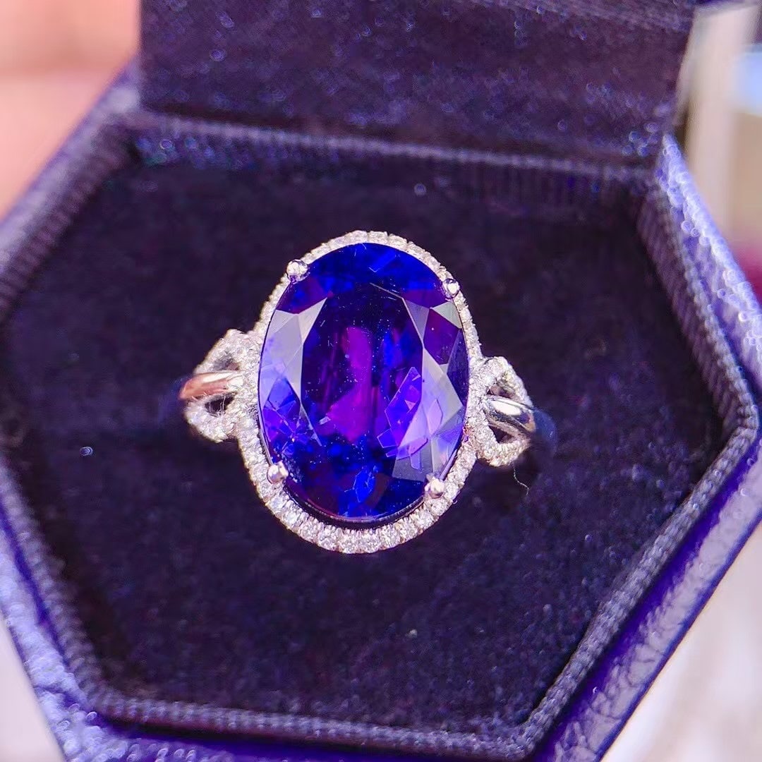 14k Gold 5 Ct Natural Tanzanite & Diamond Ring