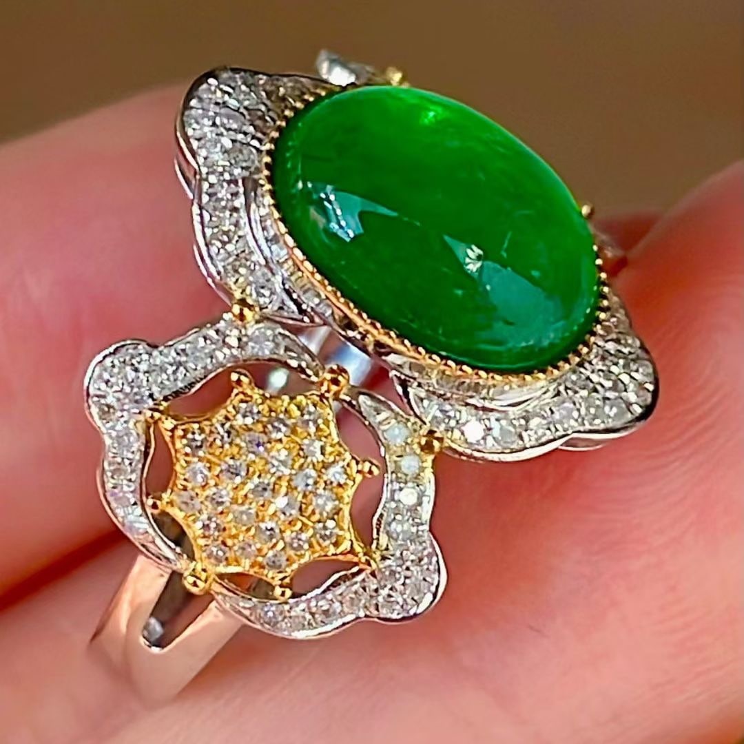 14k Gold 2.8 Ct Vivid Green Natural Emerald & Diamond Ring - 3