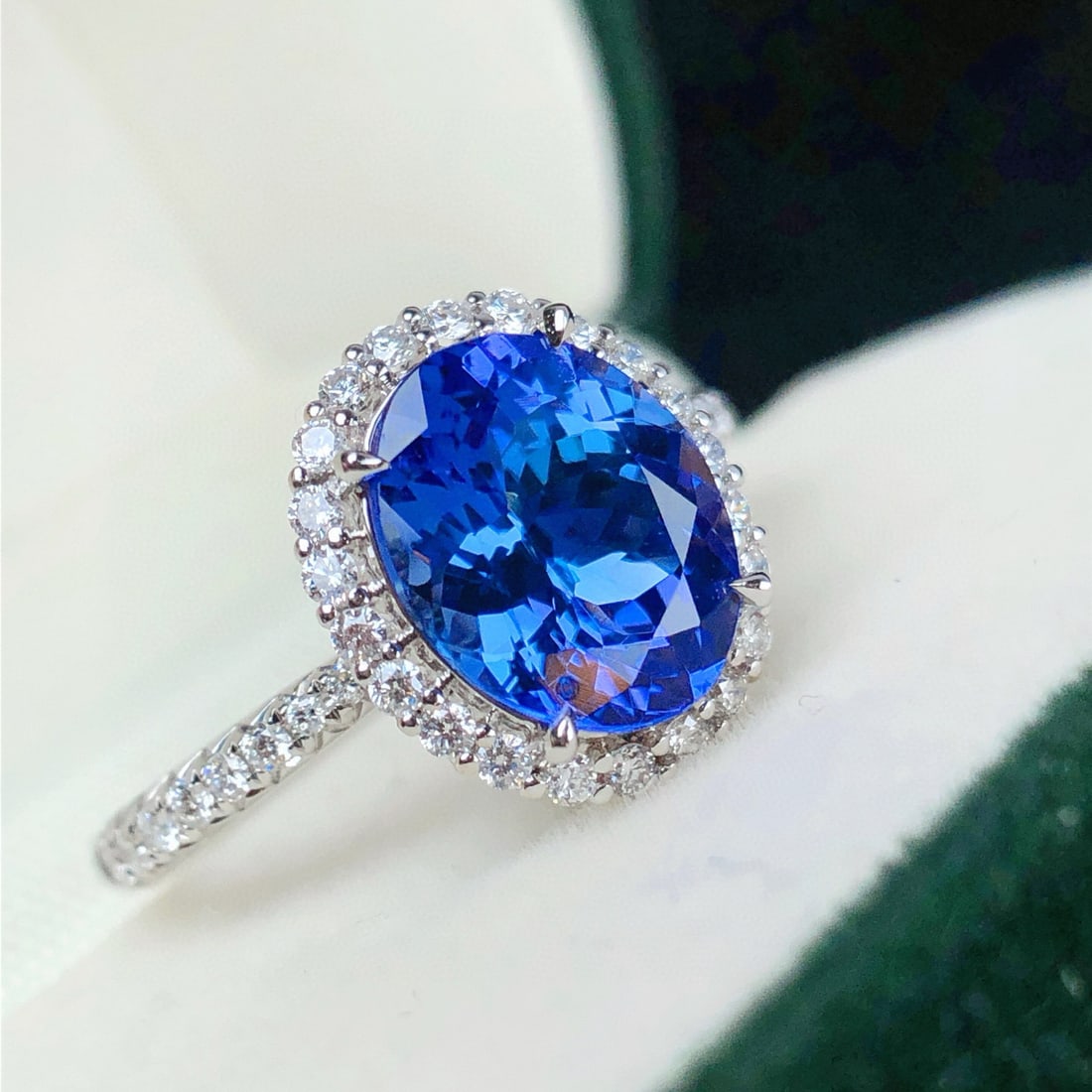 14k Gold 2.84 Ctw Natural Tanzanite & Diamond Ring - 2