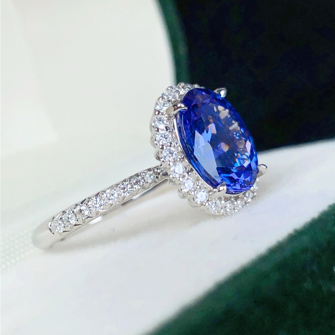 14k Gold 2.84 Ctw Natural Tanzanite & Diamond Ring - 5