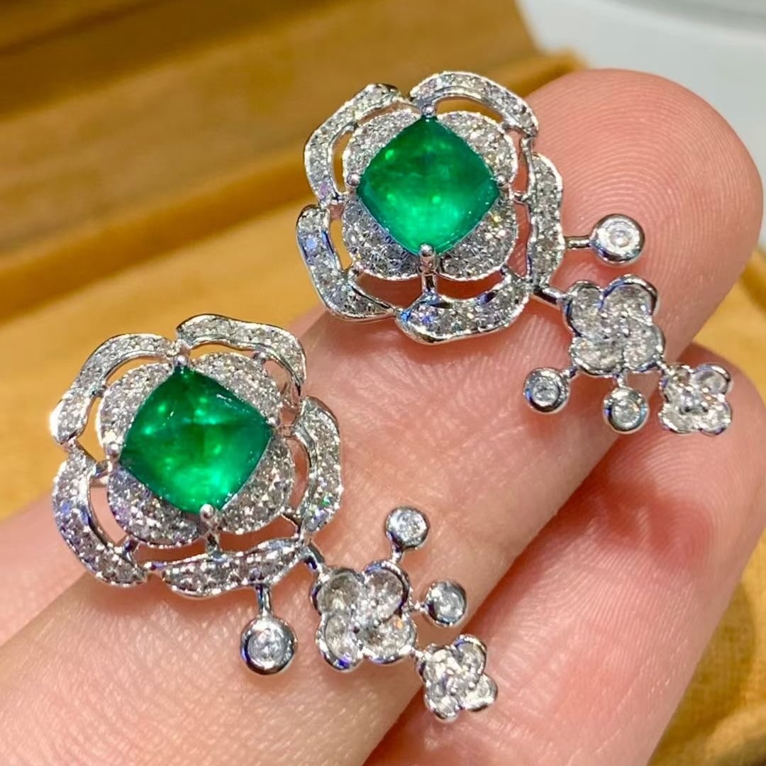 14k Gold 1.6 Ct Vivid Green Natural Emerald & Diamond Earrings - 3