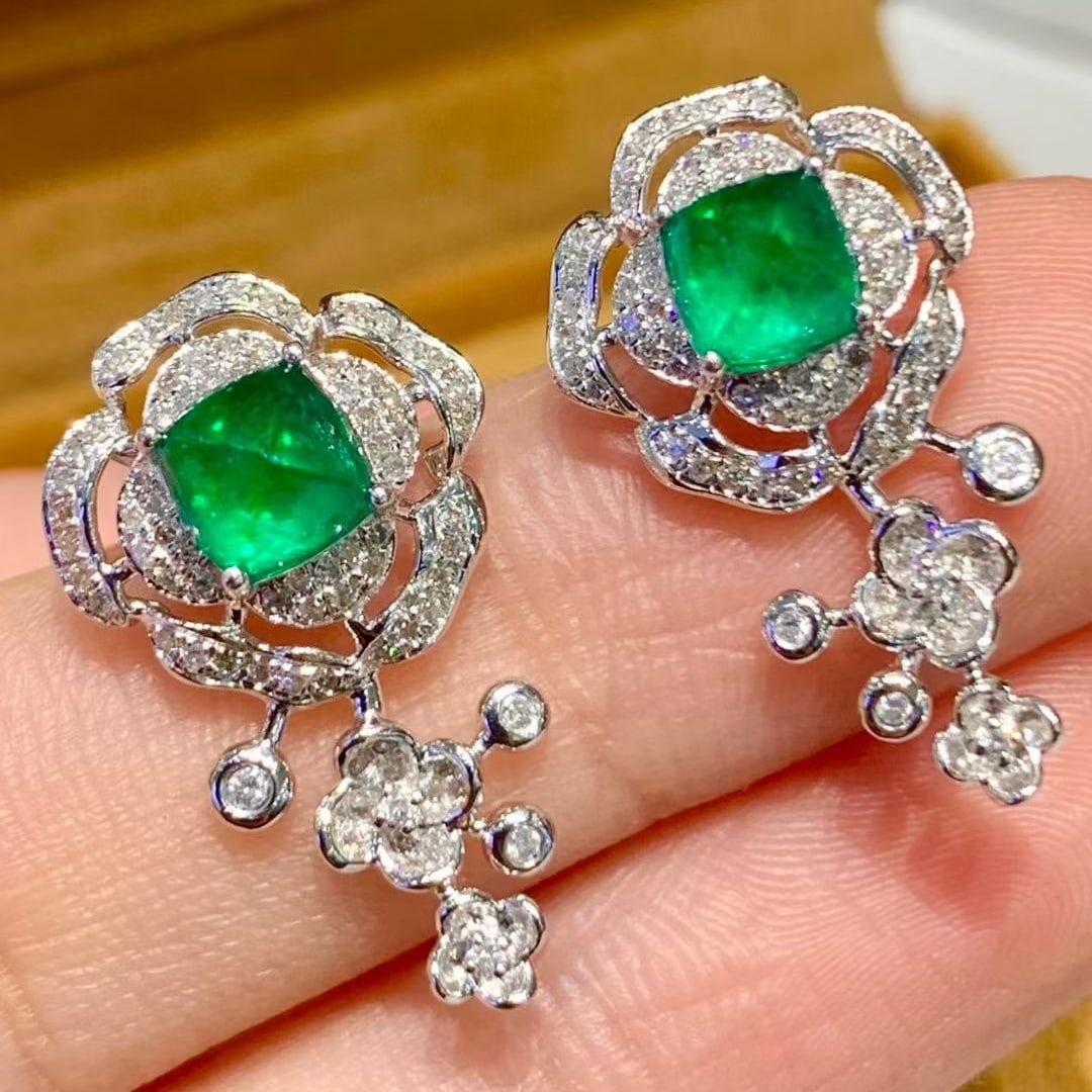 14k Gold 1.6 Ct Vivid Green Natural Emerald & Diamond Earrings - 5