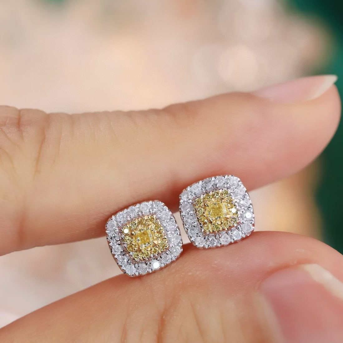 14k Gold 0.50 Ct Natural Color Diamond Earrings - 3