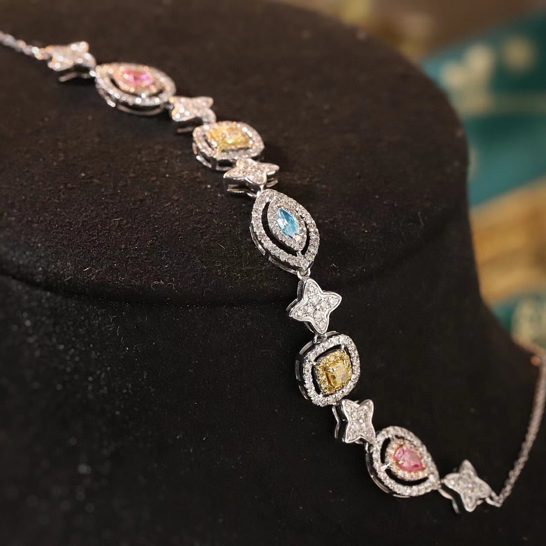 14k Gold 1.5 Ctw Natural Color Diamond & Diamond Bracelet - 4