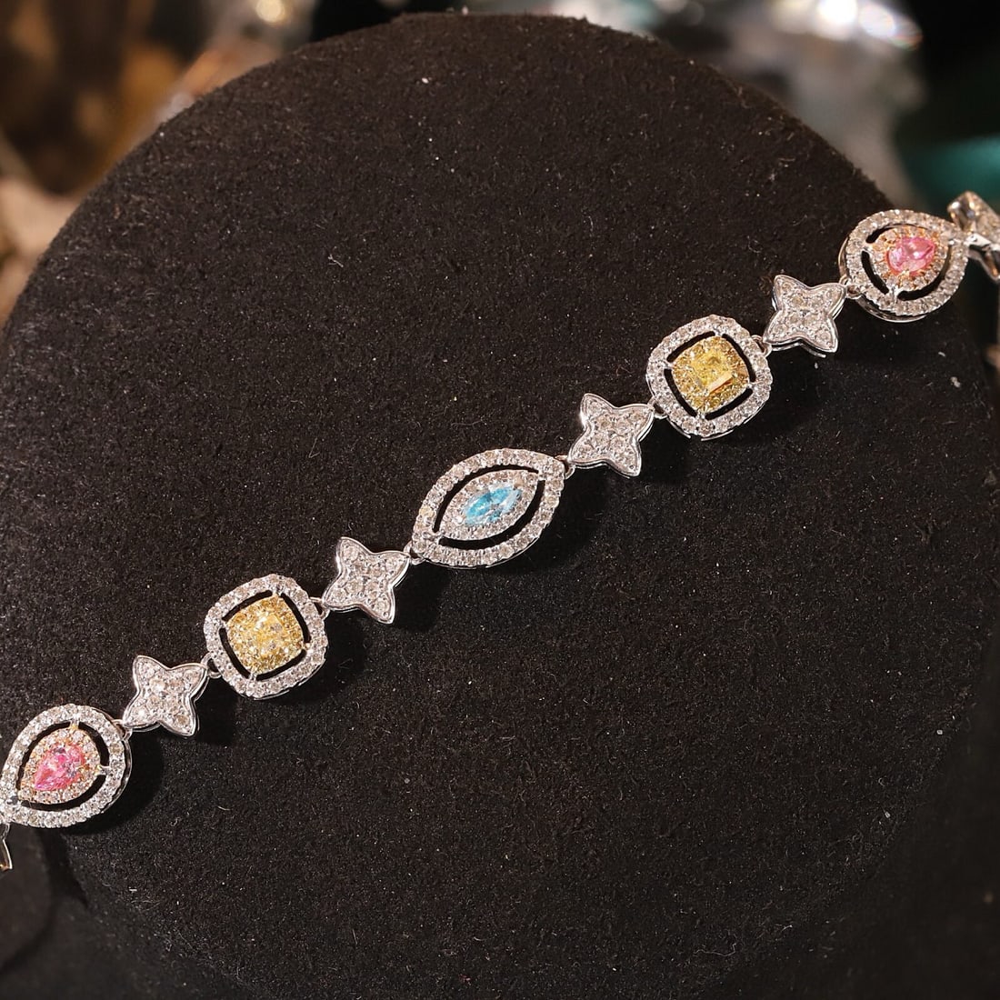 14k Gold 1.5 Ctw Natural Color Diamond & Diamond Bracelet - 5