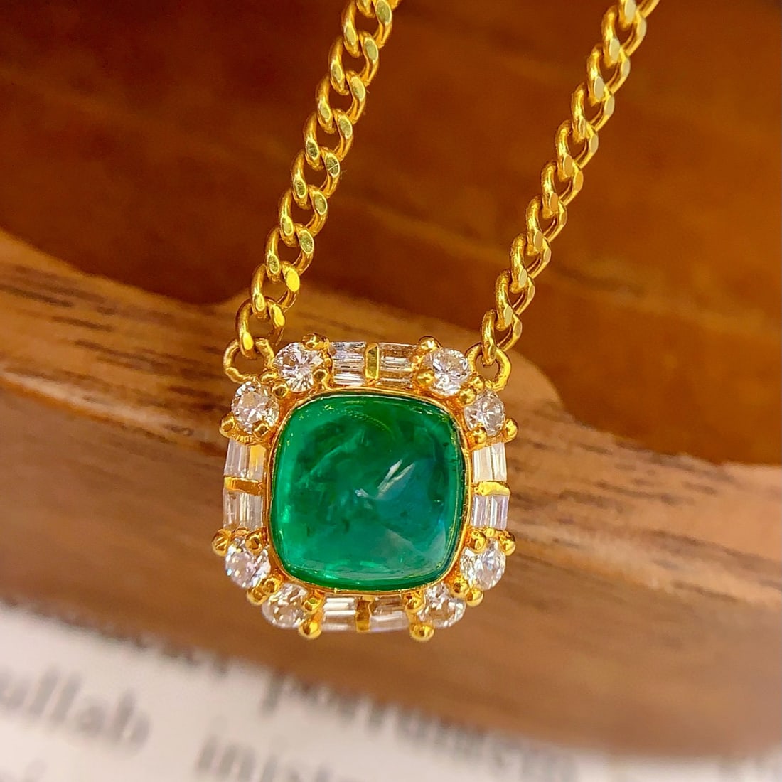 14k Gold 1.65 Ct Vivid Green Natural Emerald & Diamond Necklace - 5