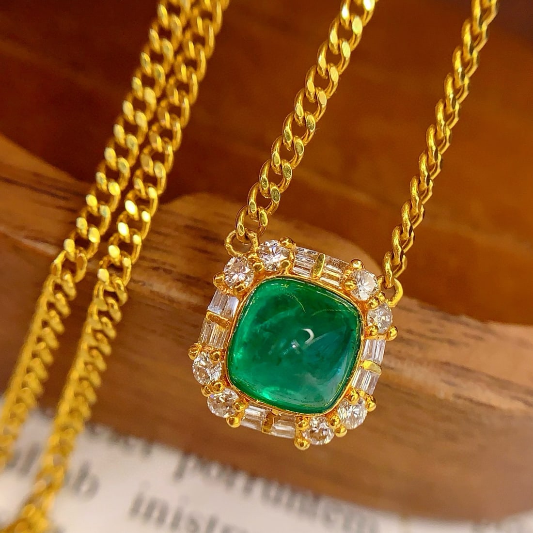 14k Gold 1.65 Ct Vivid Green Natural Emerald & Diamond Necklace - 7