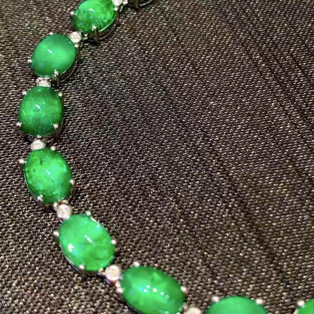 14k Gold 16 Ct Vivid Green Natural Emerald & Diamond Bracelet - 2