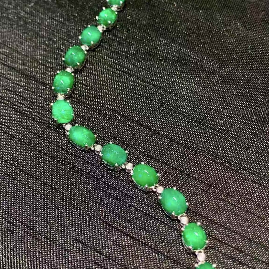 14k Gold 16 Ct Vivid Green Natural Emerald & Diamond Bracelet - 4
