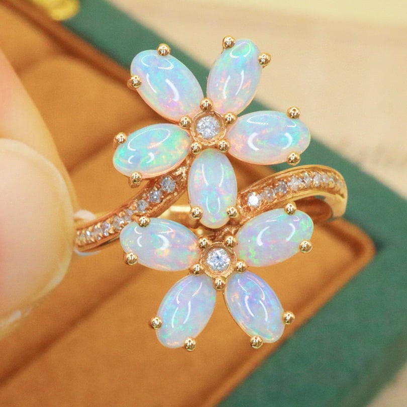 14k Gold 1.78 Ctw Natural Opal & Diamond Ring: Ref:231097238 // gold content:14k gold // ring size:7. 25us // // main gemstone:opal // shape:oval // carat weight:1. 66ct // color:color // treatment:natural // // adjacent gemstone 2 : diamond //