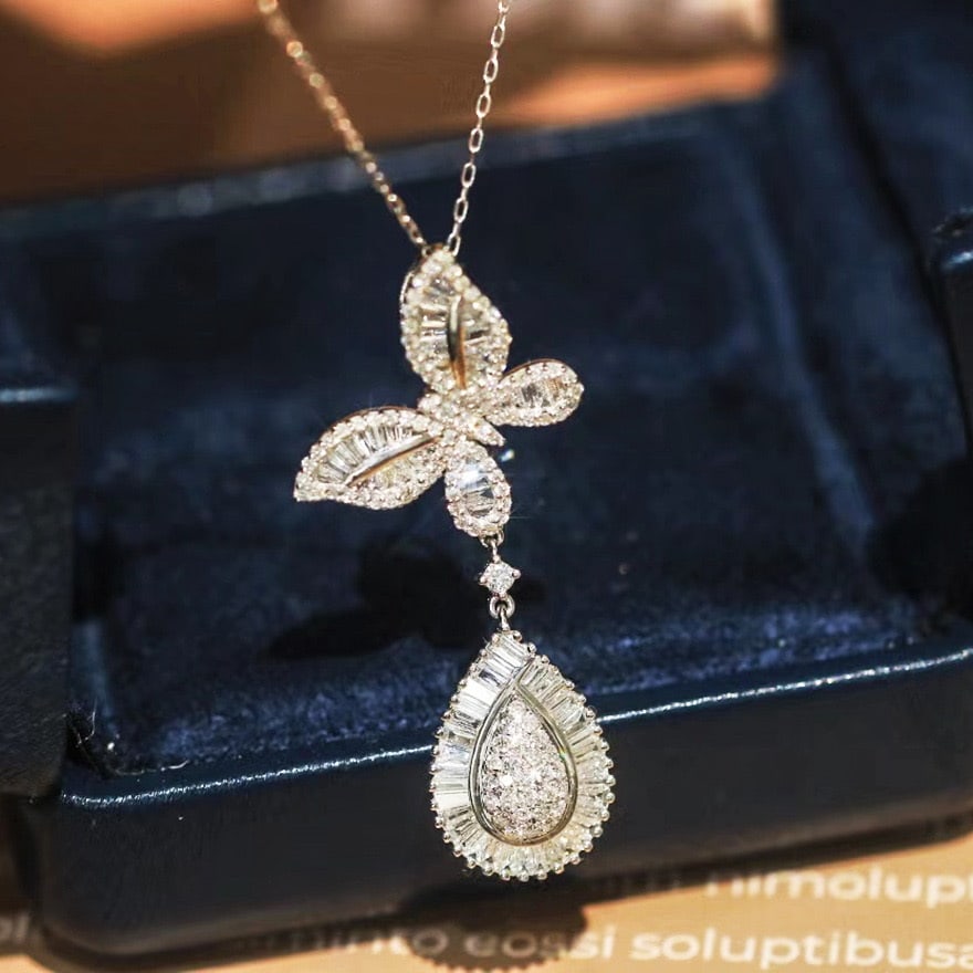 14k Gold 1.2 Ct Natural H Diamond Pendant( Without Chain ): Ref:231097240 // gold content:14k gold // main gemstone:diamond // shape:multiple // carat weight:1. 2ct // clarity grade:vs-si // color:h // treatment:natural // Condition: New Low Estimate: 4200.00