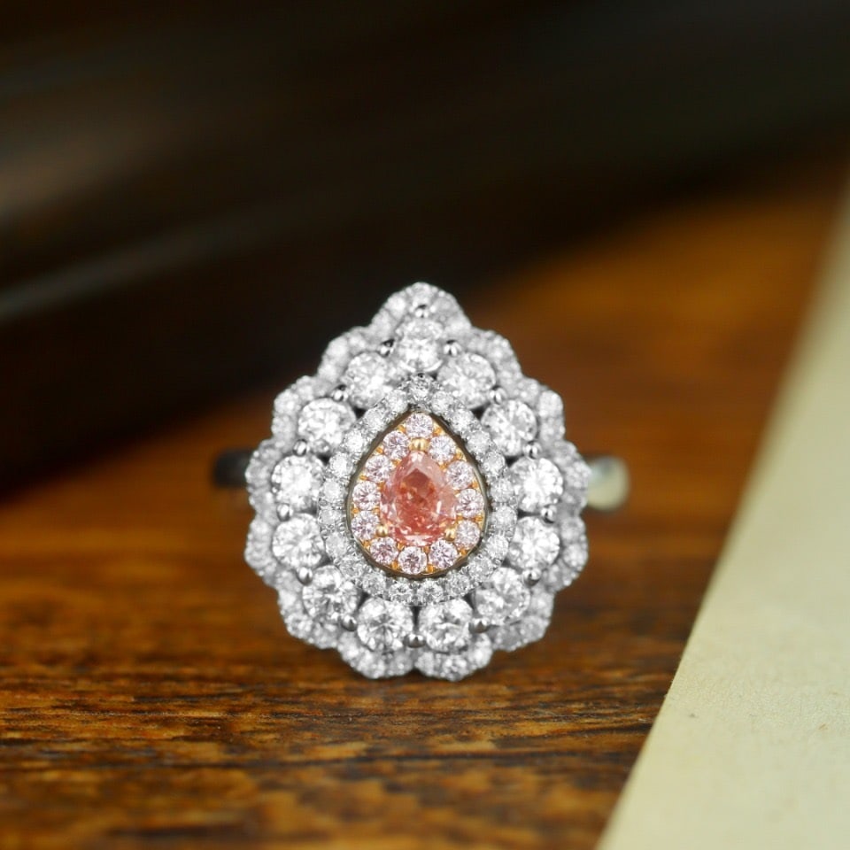 14k Gold 1.20 Ctw Natural Pink Diamond & Diamond Ring: Ref:231098025 // gold content:14k gold // ring size:7. 25us // // main gemstone:pink diamond // shape:pear // carat weight:0. 19ct // color:pink // treatment:natural // // adjacent gemstone 2 : diamon