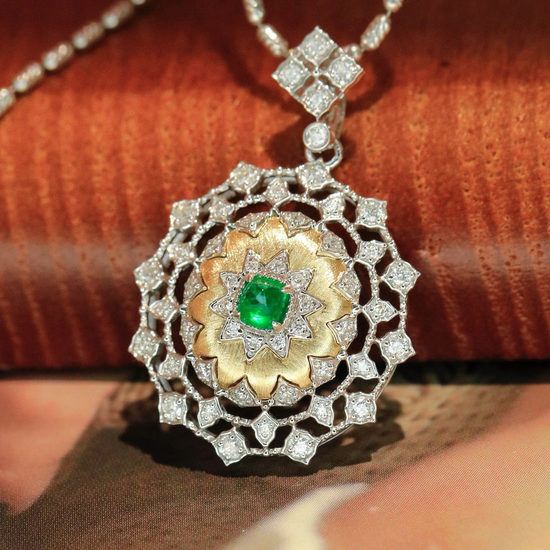 14k Gold 0.37 Ctw Vivid Green Natural Emerald & Diamond Pendant( Without Chain ) - 4