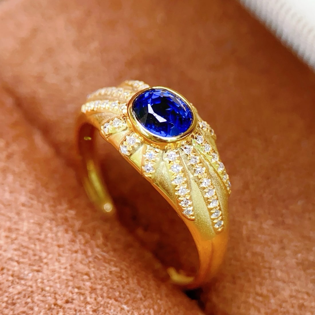 14k Gold 0.75 Ct Natural Sapphire & Diamond Ring - 4