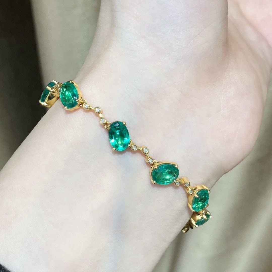 14k Gold 4.35 Ctw Vivid Green Natural Emerald & Diamond Bracelet - 3