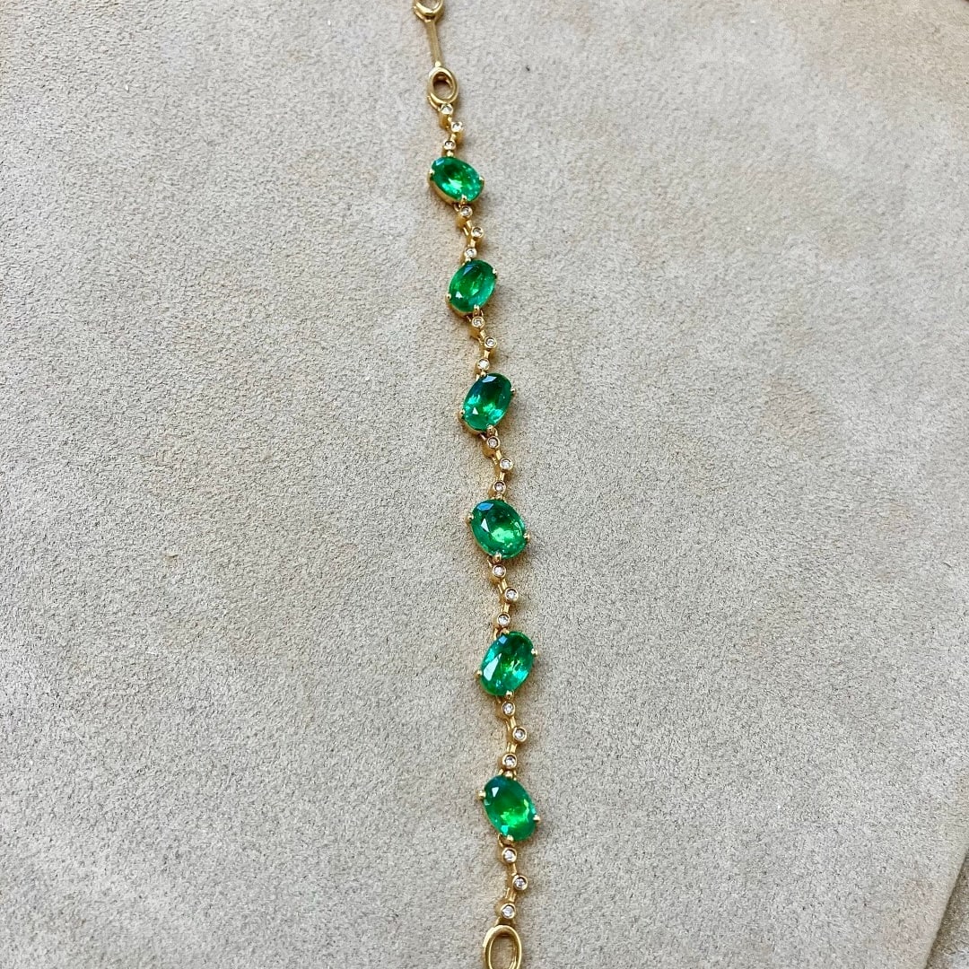 14k Gold 4.35 Ctw Vivid Green Natural Emerald & Diamond Bracelet - 6