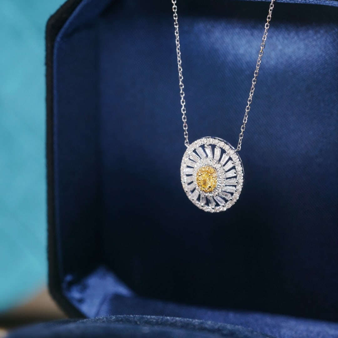14k Gold 0.60 Ctw Natural Yellow Diamond & Diamond Necklace: Ref:231098064 // gold content:14k gold // main gemstone:yellow diamond // shape:oval // carat weight:0. 10ct // color:yellow // treatment:natural // // adjacent gemstone 2 : diamond // shape:multiple