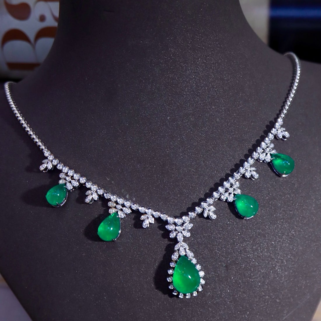 14k Gold 12.48 Ctw Vivid Green Natural Emerald & Diamond Necklace - 4