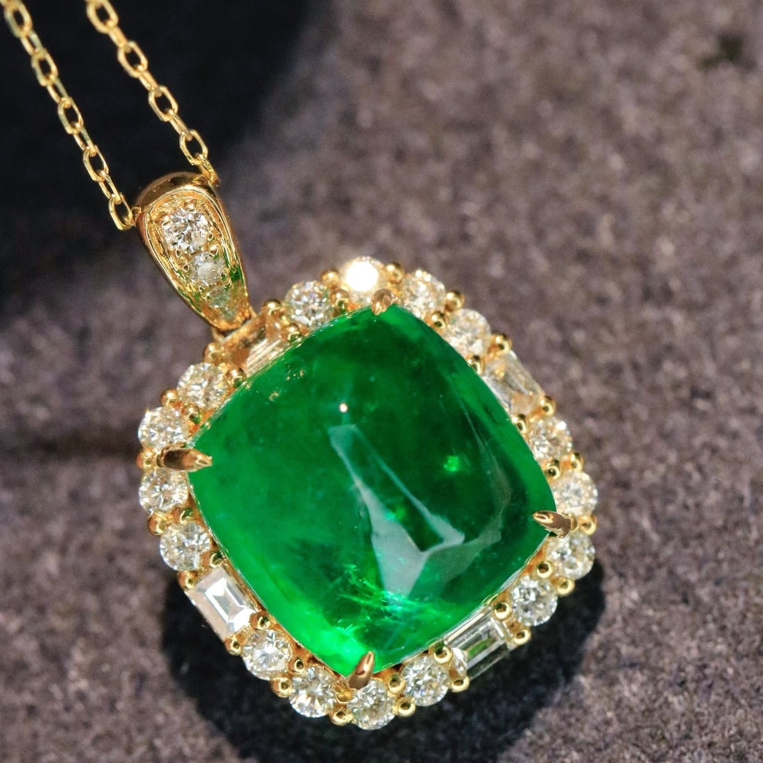 14k Gold 5.56 Ctw Vivid Green Natural Emerald & Diamond Pendant( Without Chain ) - 3
