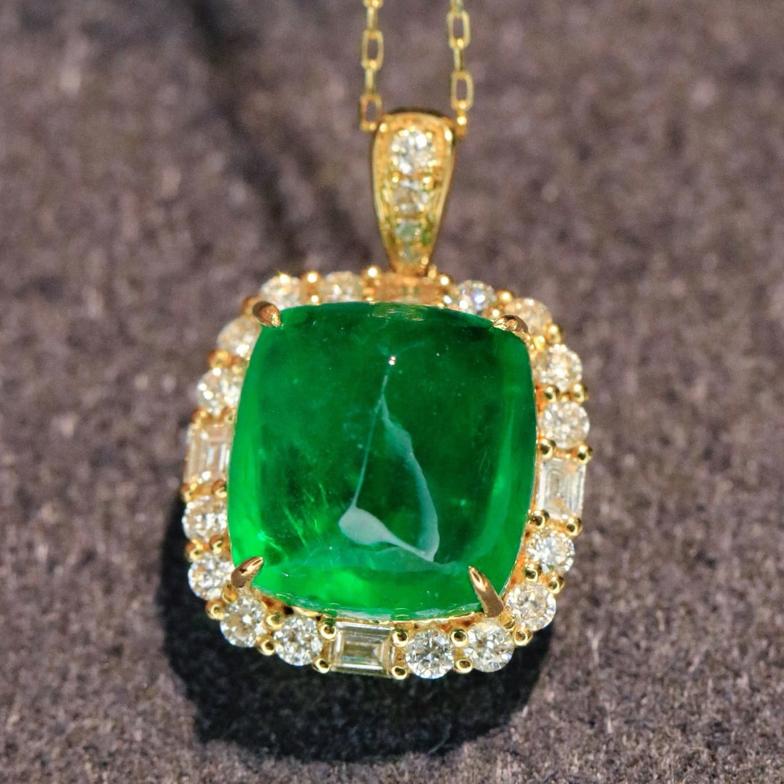 14k Gold 5.56 Ctw Vivid Green Natural Emerald & Diamond Pendant( Without Chain ) - 5